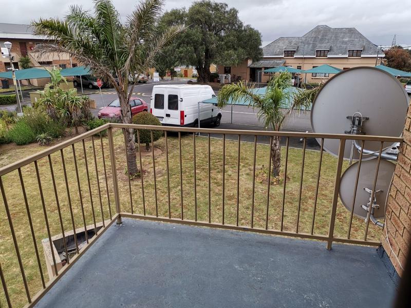 To Let 2 Bedroom Property for Rent in Oakglen Western Cape